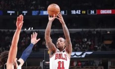 星空体育注册-马刺大胜灰熊，德罗赞拿下三双