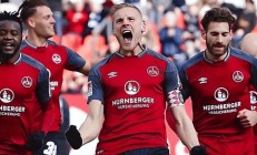 星空体育教练-卡尔斯鲁厄队在客场踢平，表现稳定