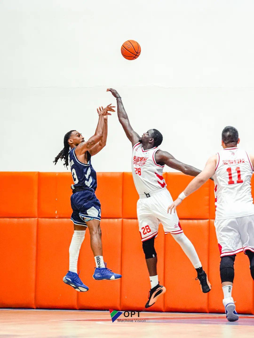 精彩纷呈的篮球盛宴，引人入胜！