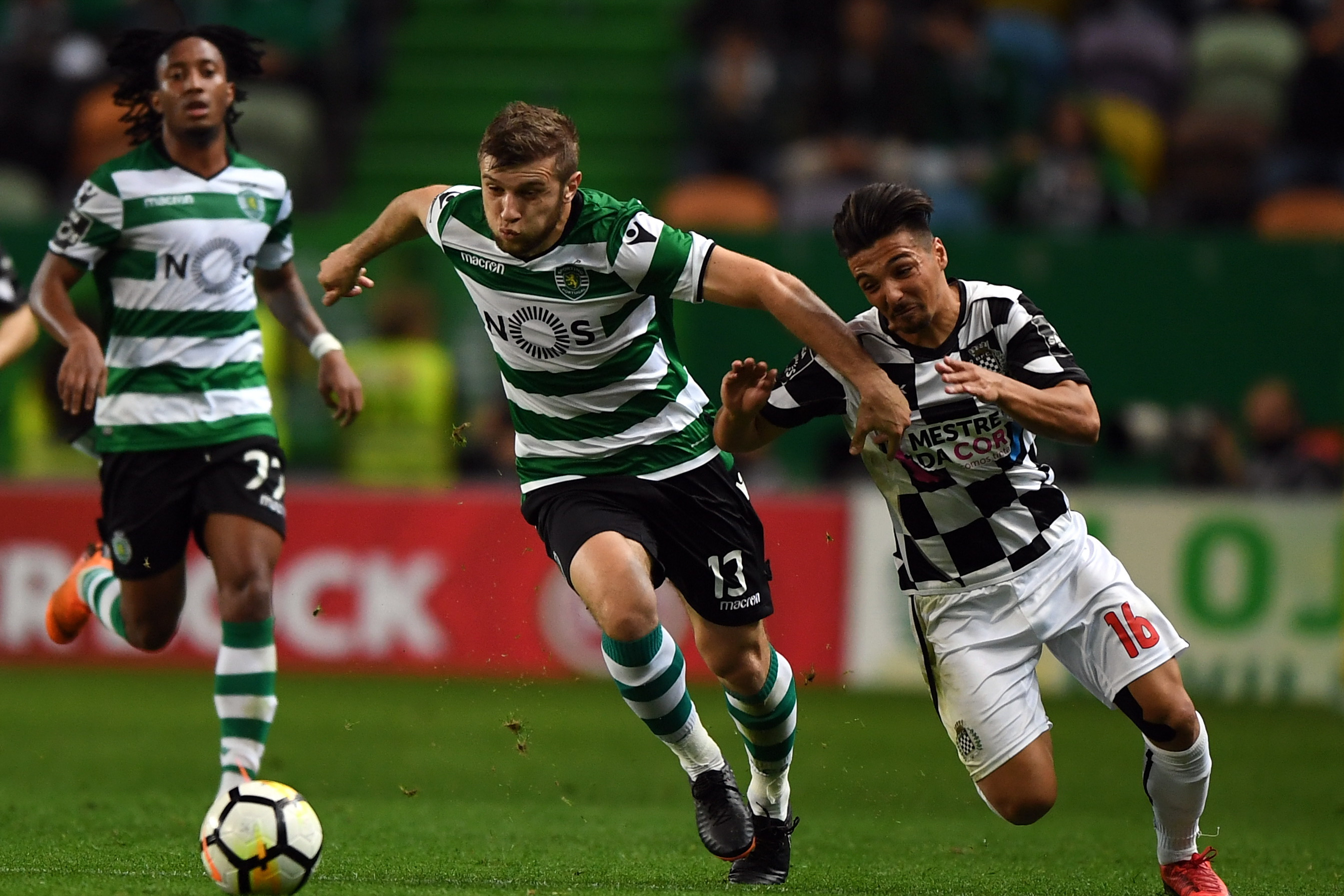 阿贾克斯迎战葡萄牙体育,激战在即的简单介绍 阿贾克斯迎战葡萄牙体育,激战在即的简单介绍