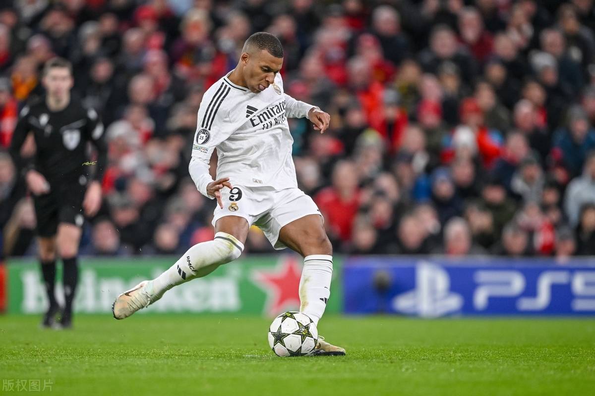 包含北方德比上演经典对决，激情追赶的词条