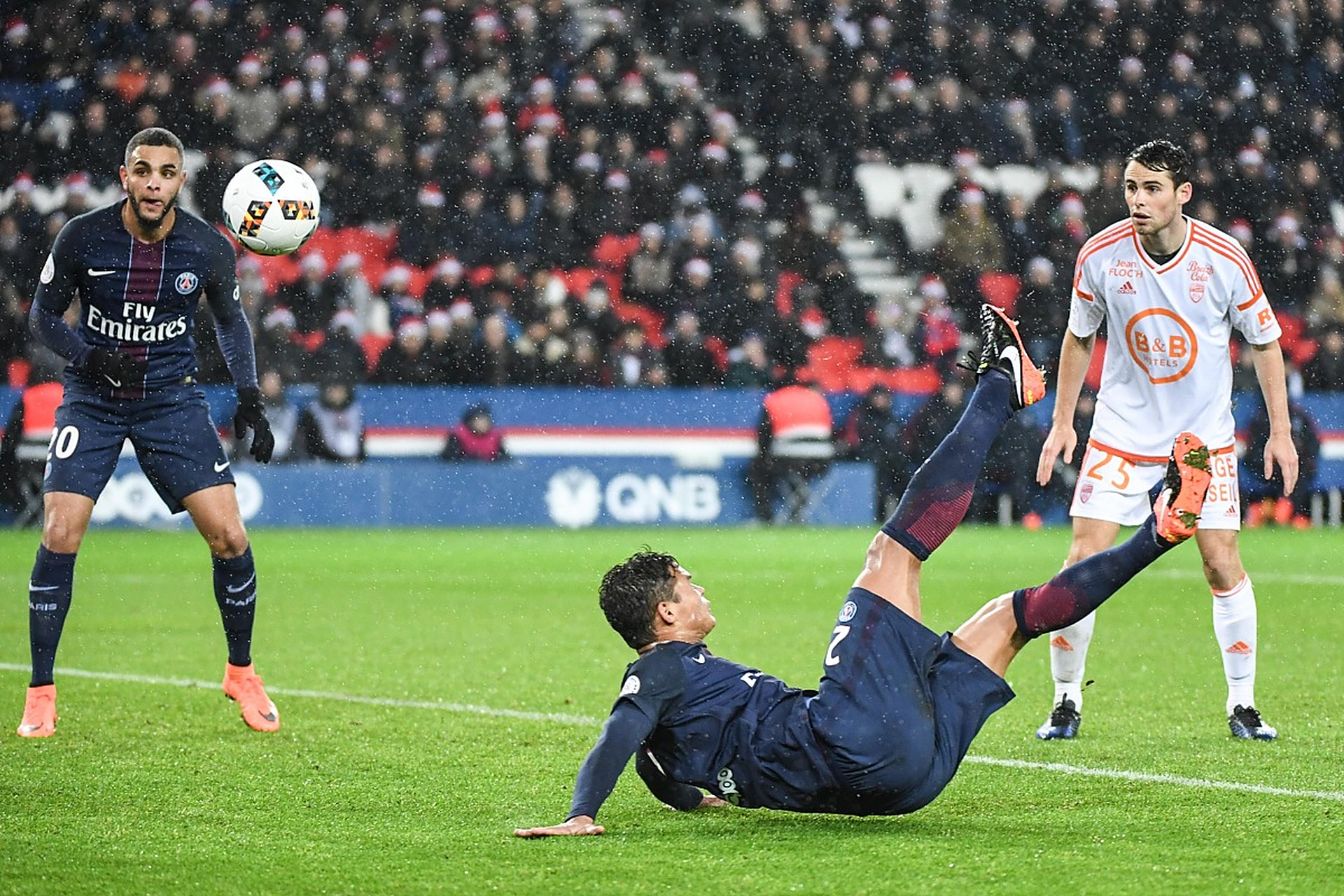 包含洛里昂主场作战,争取三分的词条 包含洛里昂主场作战,争取三分的词条