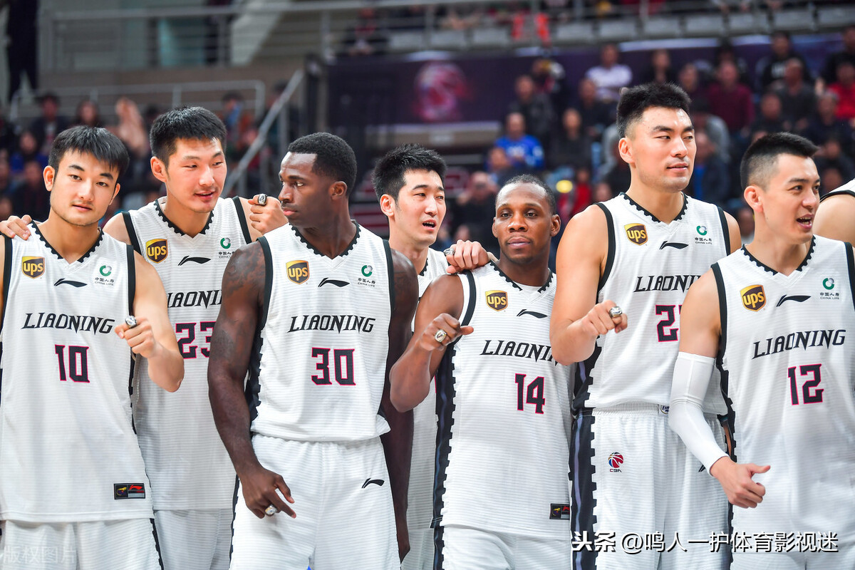 包含球员突然退役引发广泛关注，未来何去何从成迷的词条