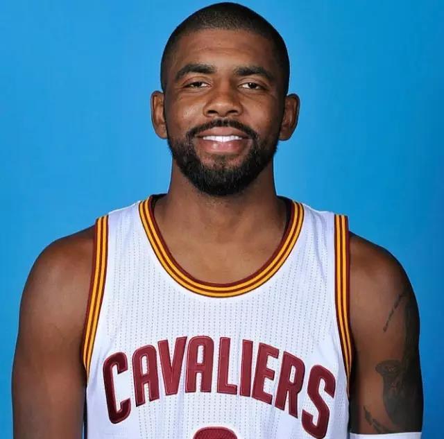 包含球员突然退役引发广泛关注，未来何去何从成迷的词条