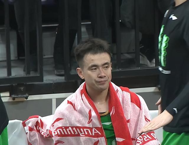 辽宁男篮遭遇困境，球队面临挑战