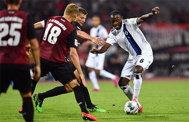 包含汉堡球队遭遇惨败，状态低迷难以逆转的词条