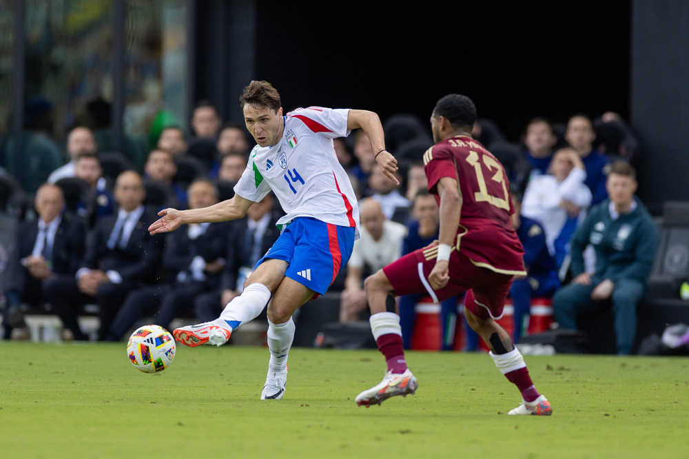 委内瑞拉游泳选手技压群雄,勇夺银牌 委内瑞拉游泳选手技压群雄,勇夺银牌