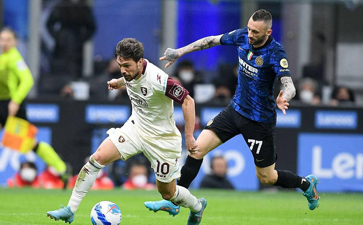 包含萨索洛客场不敌佛罗伦萨,连败收官的词条 包含萨索洛客场不敌佛罗伦萨,连败收官的词条