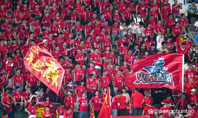 包含红蓝对决：传奇球队的较量震撼人心的词条