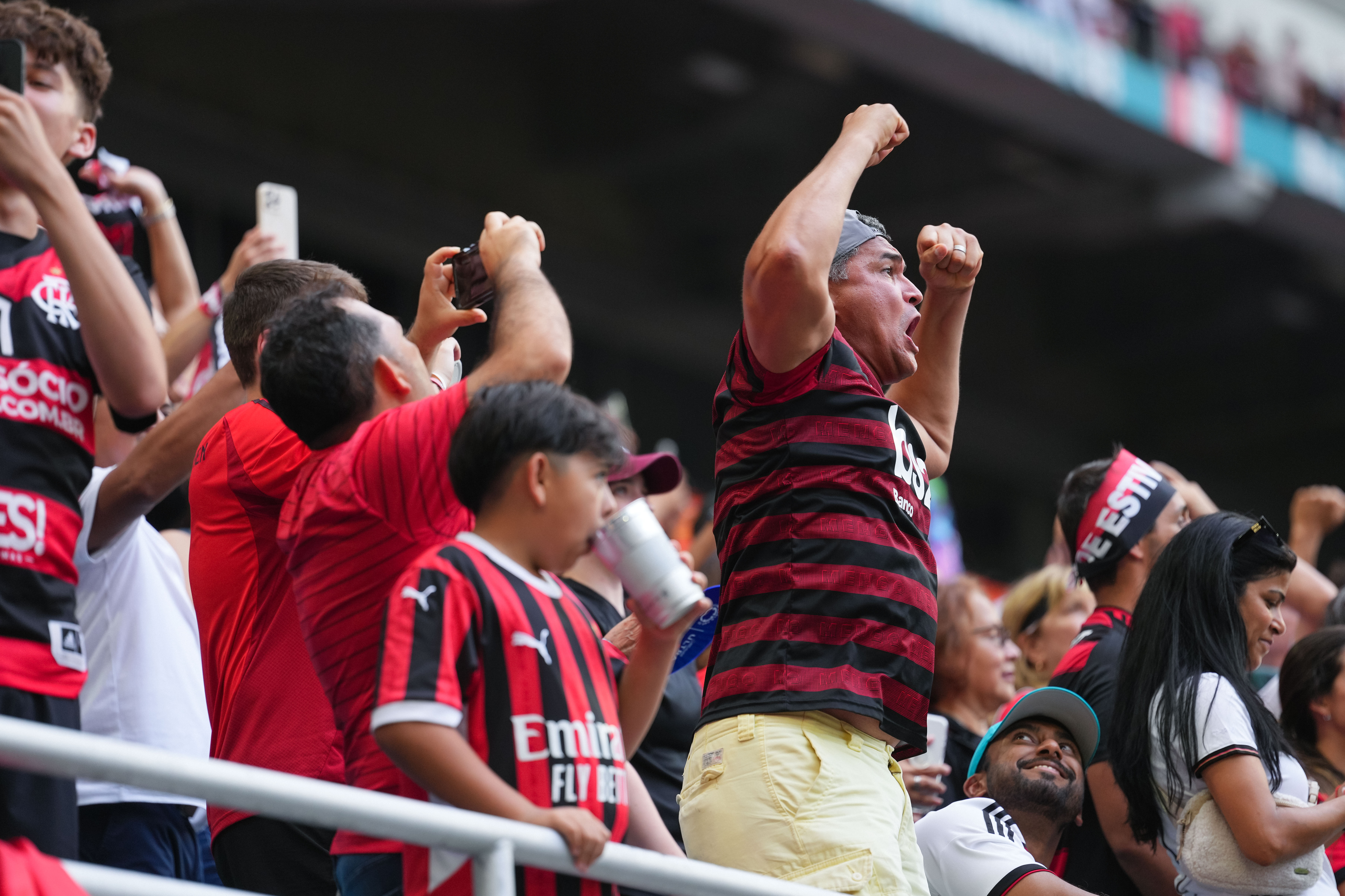 大比分胜利:拜仁慕尼黑碾压对手 大比分胜利:拜仁慕尼黑碾压对手