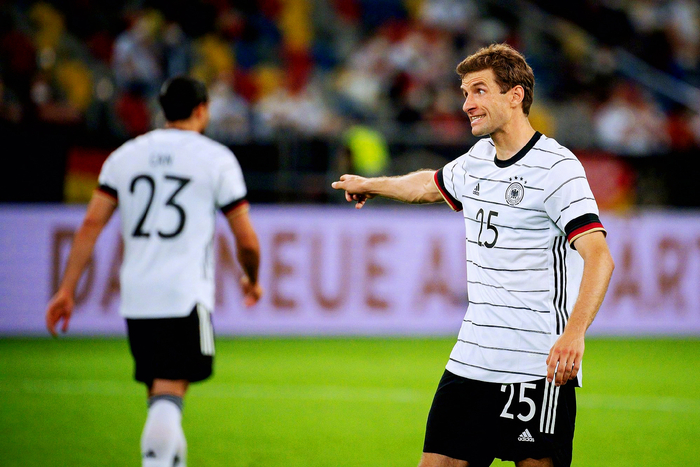 关于德国队主场战平罗马尼亚，保持不败战绩的信息