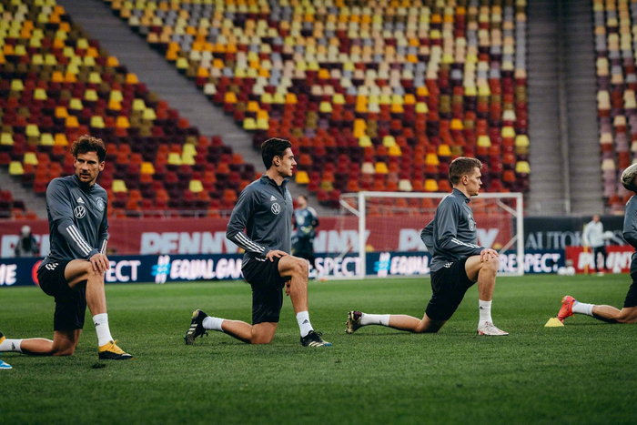 关于德国队主场战平罗马尼亚，保持不败战绩的信息