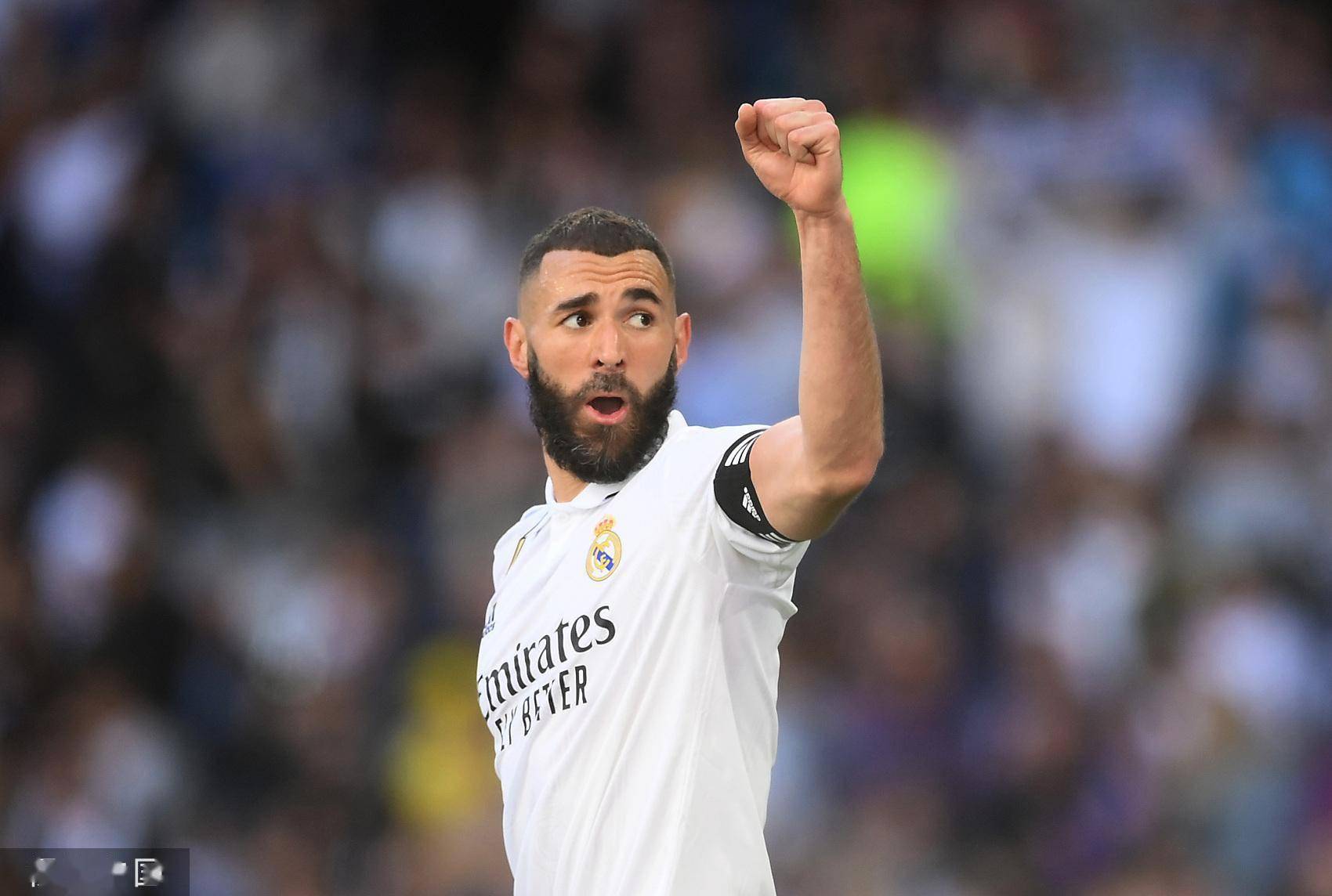 关于皇马-巴伦西亚，本泽马停球后射门建功的信息