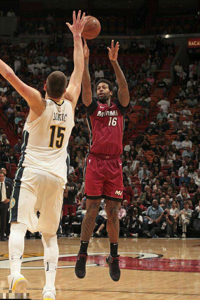 火箭大胜黄蜂，约翰逊砍下25分