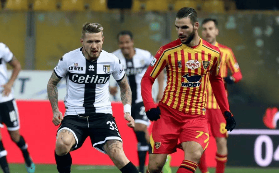 包含罗马客场不敌莱切，遭遇失利的词条