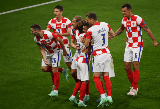 包含捷克欧洲国家杯首秀不败战平克罗地亚预备料赛成功入围的词条