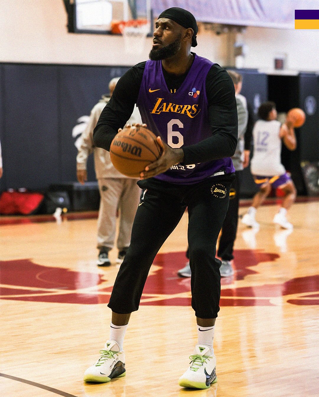 关于湖人队备战焦点，期待下一轮比赛的信息