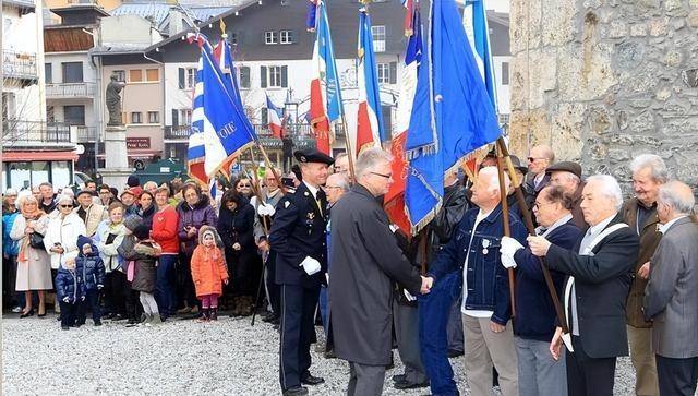欧预赛：立陶宛-惨败乌克兰球队遭罚十人却无力还手的简单介绍